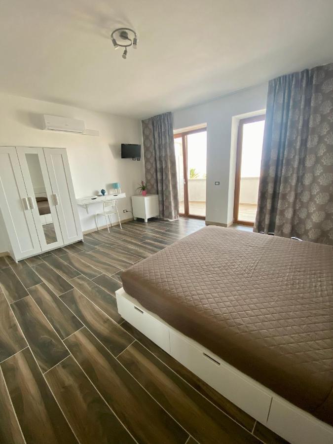 Manfredi Sea Room Весте Екстериор снимка