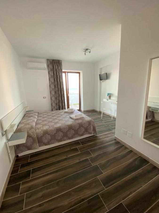 Manfredi Sea Room Весте Екстериор снимка