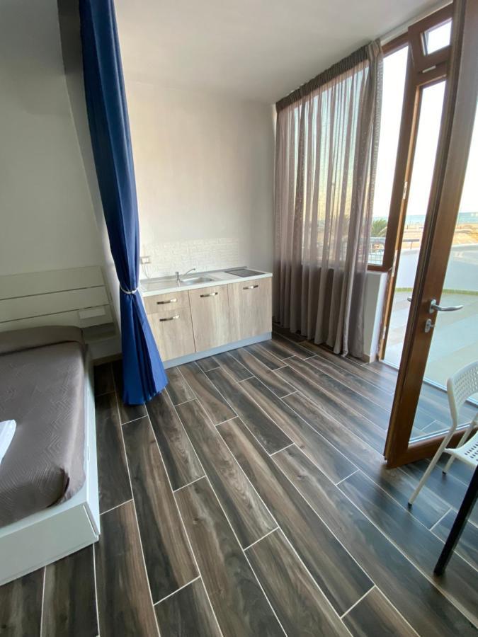 Manfredi Sea Room Весте Екстериор снимка