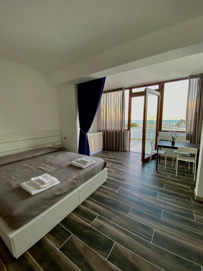 Manfredi Sea Room Весте Екстериор снимка