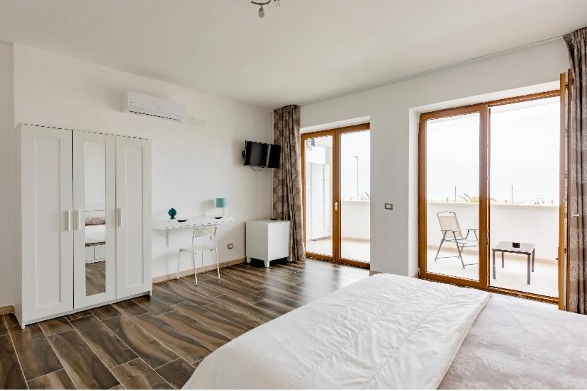 Manfredi Sea Room Весте Екстериор снимка