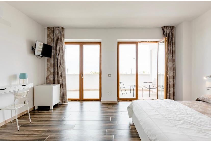 Manfredi Sea Room Весте Екстериор снимка